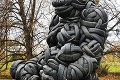 Unikátna výstava sôch: Umelec oživuje zvieratká z recyklovaných pneumatík!