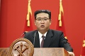 Severná Kórea oznámila prvé prípady nákazy covidom: Kim Čong-un bleskovo reaguje