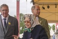 Kráľovná Alžbeta opäť na verejnosti: V sprievode svojho syna a s paličkou