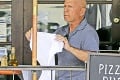 Chorý Bruce Willis si užíva dôchodok: Konečne sa ukázal na verejnosti!