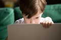 Deti viete pred škodlivým obsahom na internete ochrániť, použite rodičovskú kontrolu