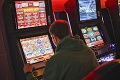 Zákaz hazardu v Trenčíne: Asociácia zábavy a hier je rozhorčená! Toto odkazujú poslancovi Hoštákovi