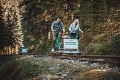 Unikátne horehronské bicykle na koľajniciach sú už v prevádzke: Prevezte sa po železnici ako hrdinovia z Nevery po slovensky
