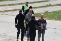 Sú naspäť doma! Medzinárodne hľadaní zločinci zo Serede boli z Rumunska dopravení na Slovensko