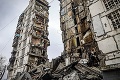 Strašný objav v zbombardovanom Mariupole: V troskách zničenej budovy našli telá 200 ľudí