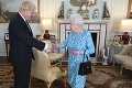 Johnson vzdal hold britskej kráľovnej: Pre mňa už je Alžbetou Veľkou