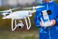 Na riadenie dronu bude potrebný „vodičák“. Dôvodom je bezpečnosť
