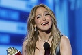 Sexi Jennifer Lopez na udeľovaní cien MTV: Vtipný odkaz snúbencovi a prsia von!