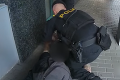 Šialenec so sekerou v Prahe: Policajti neváhali ani sekundu! Jeho vysvetlenie vás dorazí