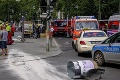V centre Berlína vrazilo auto do davu: Hlásia zranených a jednu obeť