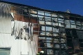 Obrovský požiar haly neďaleko Trnavy: Zasahovať musí až 12 profesionálov a 19 dobrovoľných hasičov