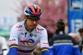 Trápenie Petra Sagana pokračuje: V prvej etape jeho obľubených pretekov výrazne zaostal za pelotónom