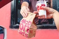 Muž si objednal donášku z McDonald's: Po otvorení balíčku mu spadla sánka!