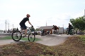 Milovníci kolesových športov, zbystrite! Na Slovensku vyrástla druhá najväčšia pumptracková dráha: TU ju nájdete