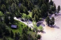 Apokalypsa v Yellowstone: Také záplavy park nezažil, záplavy ničia krásnu prírodu aj cesty