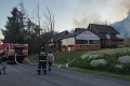 Smutný pohľad: Bývalý hotel vo Vysokých Tatrách zachvátili plamene, práce pokračujú