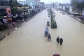 Bangladéš a Indiu trápia mohutné záplavy: Zomreli desiatky ľudí, pod vodou sú milióny domov