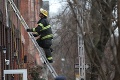 Horiace peklo v americkej Filadelfii: Pri zrútení budovy zahynul mladý hasič