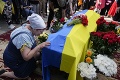 Tisícky ľudí zaplavili námestie v Kyjeve: Ukrajina sa naposledy lúčila so svojím padlým hrdinom (†24)