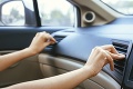 Pri horúčavách môžete v aute aj prechladnúť: Návod na to, ako správne používať klímu!