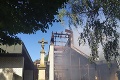 Veľký požiar na cintoríne v Česku: Horela smútočná sieň! Predpokladajú obrovskú výšku škody