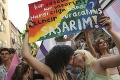 Pochod Pride sa zvrtol na boj o slobodu: Policajti boli nekompromisní, zadržali aj novinárov