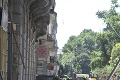 Od tragédie ich delili sekundy: V Budapešti sa zrútila časť strechy, zavalila chodcov