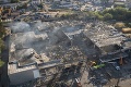 Počet obetí po útoku v Kremenčuku stúpa, FOTO po požiari: Z nákupného centra ostali trosky