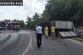 Vodiči, pozor: Cez diaľničný privádzač na Trenčín neprejdete, je tu prevrátený kamión