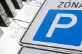Oznamy o zákaze parkovania v Bratislave na Búdkovej pôjdu preč: Parkovisko totiž nie je uzavreté