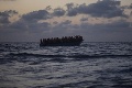 Počas cesty prišlo o život 22 migrantov: Na potápajúcom sa člne strávili neuveriteľných 9 dní
