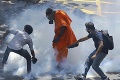Srílanský prezident ohlásil demisiu: Krajina sa topí v problémoch, ľudia v davoch vyšli do ulíc