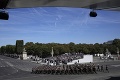 Francúzi oslavujú dobytie Bastily: Na vojenskej prehliadke pochodujú aj výsadkári zo Slovenska