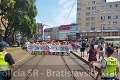 Centrum Bratislavy zaplnil Dúhový Pride, konala sa aj protiakcia: Polícia poslala do ulíc špeciálny tím