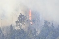 Hasiči bojujú s požiarom v českom národnom parku: Plamene sa rozšírili aj do Nemecka
