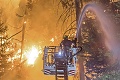 Šiesty deň súboja s ohňom: Plamene v Česku sa nedarí skrotiť, na ceste je pomoc zo Švédska