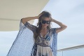 Modelka Heidi Klum je poriadna dračica: Hore bez v dráždivej póze! A ten pohľad nižšie...