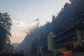 Hasiči neúnavne bojujú s požiarom v Českom Švajčiarsku: Nové posily zo Slovenska