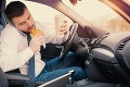 Pokutu môžete dostať nielen za používanie mobilu: Čo všetko je za volantom zakázané?