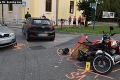 Mal vypité a na motorke viezol dieťa: Pri nehode utrpelo ťažké zranenia! Spôsobil ju však niekto iný