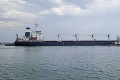 Prvá loď s obilím z Ukrajiny zakotvila v Turecku: Cieľ cesty musela náhle zmeniť
