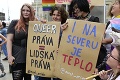 Na Prague Pride prišlo 30-tisíc ľudí: Pozrite si fotogalériu tých najbláznivejších outfitov!