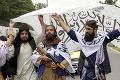 Taliban si pripomína výročie dobytia Kábulu: Oslavy so zbraňami v rukách