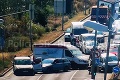 V Bratislave došlo k dopravnej nehode: Na križovatke sa zrazili štyri autá