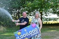 Manželia sa vďaka lotérii stali za noc milionármi: O svoju výhru takmer prišli! Dôvod je bizarný