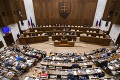 Slovensko má menšinovú vládu: Ako dlho vydrží 70 poslancov?! Drsné slová exministra a možné scenáre