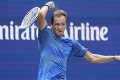 Medvedev vykročil za obhajobou titulu na US Open: Súpera vyprevadil z kurtu kanárom