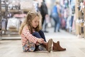 Rodičia, viete vybrať topánky pre dieťa? Na toto dajte obrovský pozor: Zlou obuvou im môžete uškodiť