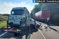 Nešťastie v Trnavskom kraji: Zrážka dodávky plnej ľudí s kamiónom sa skončila tragicky
