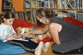 Najlepšia knižnica roka je v metropole východu: Čítajú so psíkmi aj s hudbou
